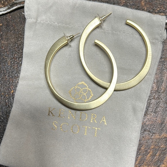 Kendra Scott Jewelry - Gold Kendra Scott Avi hoops